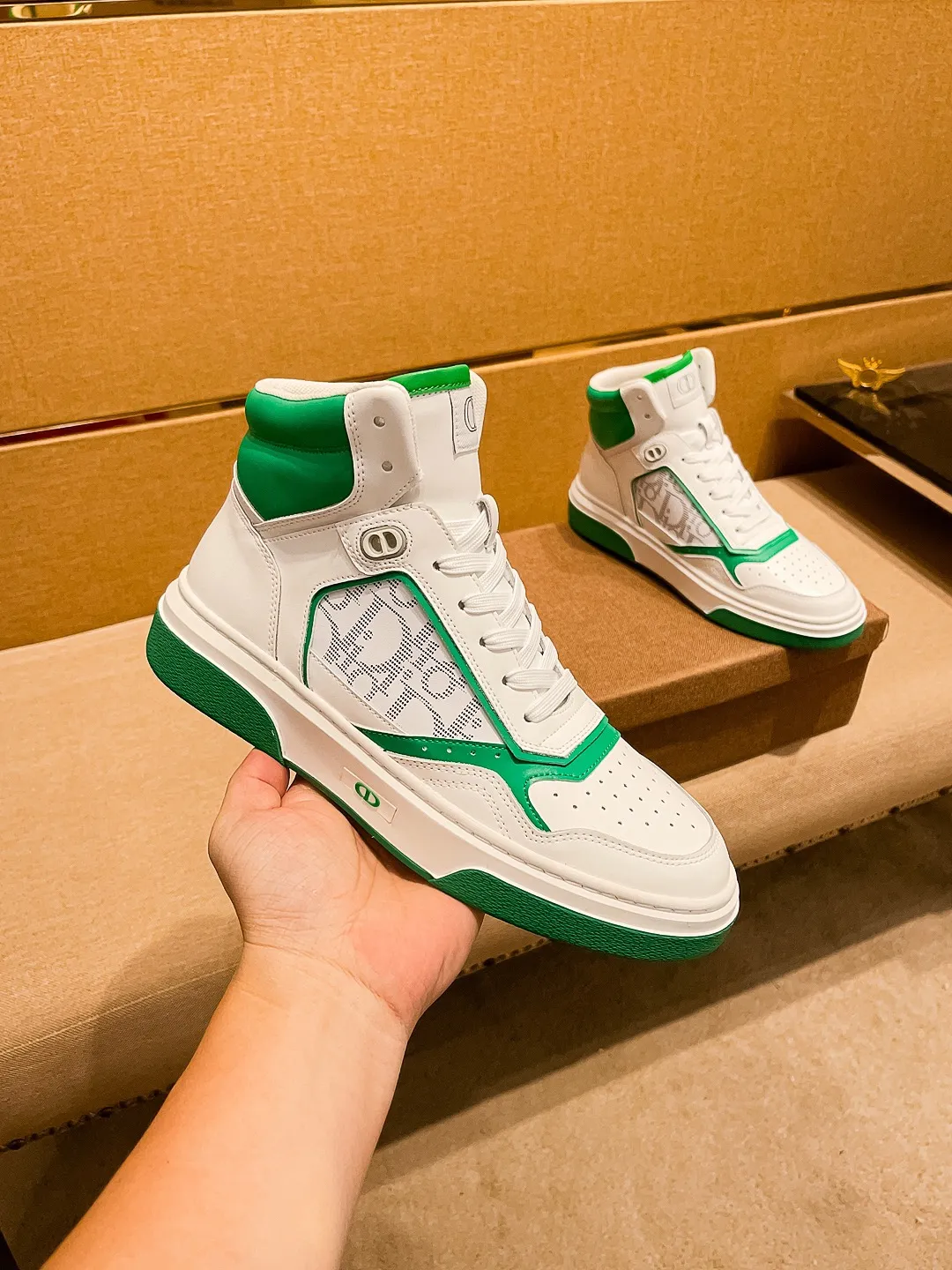 Men's shoes💰 480💰[Dior]🔥 High-end men's shoes brand official website 1:1 latest masterpiece: the upper is made of Italian imported first-layer cowhide with a comfortable and breathable lining➕original non-slip and wear-resistant outsole🔥, making walking more convenient and comfortable! An exclusive new model, a stunning work, a beautiful 1:1 replica [color] compared to the official quality! Create a fashionable personality to set off your uniqueness! A must-have for trendy men! Classic 🔥 Size: 38-44 Color: 🔥 2⃣️ colors available 🔥.